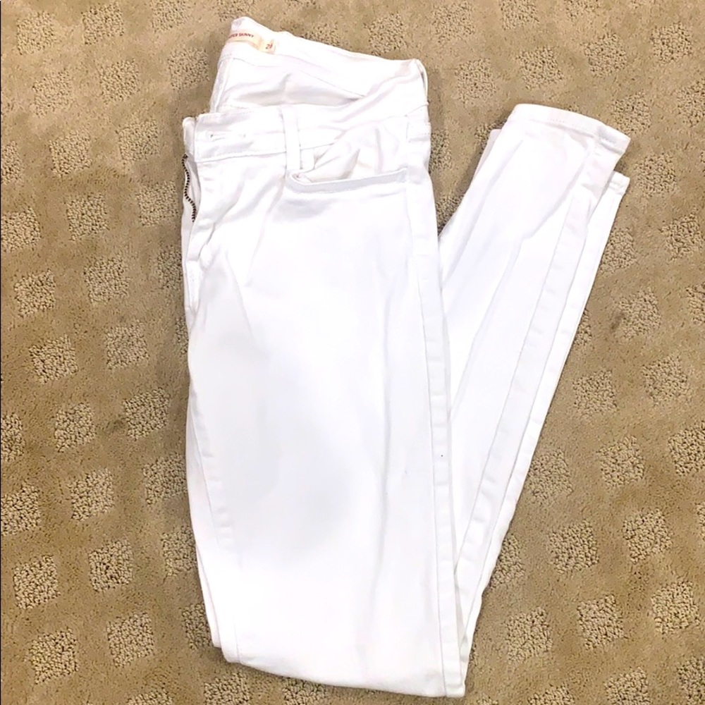 NWOT WHITE LEVIS